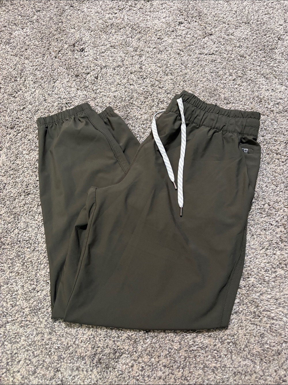 Vuori Weekeng Jogger size medium